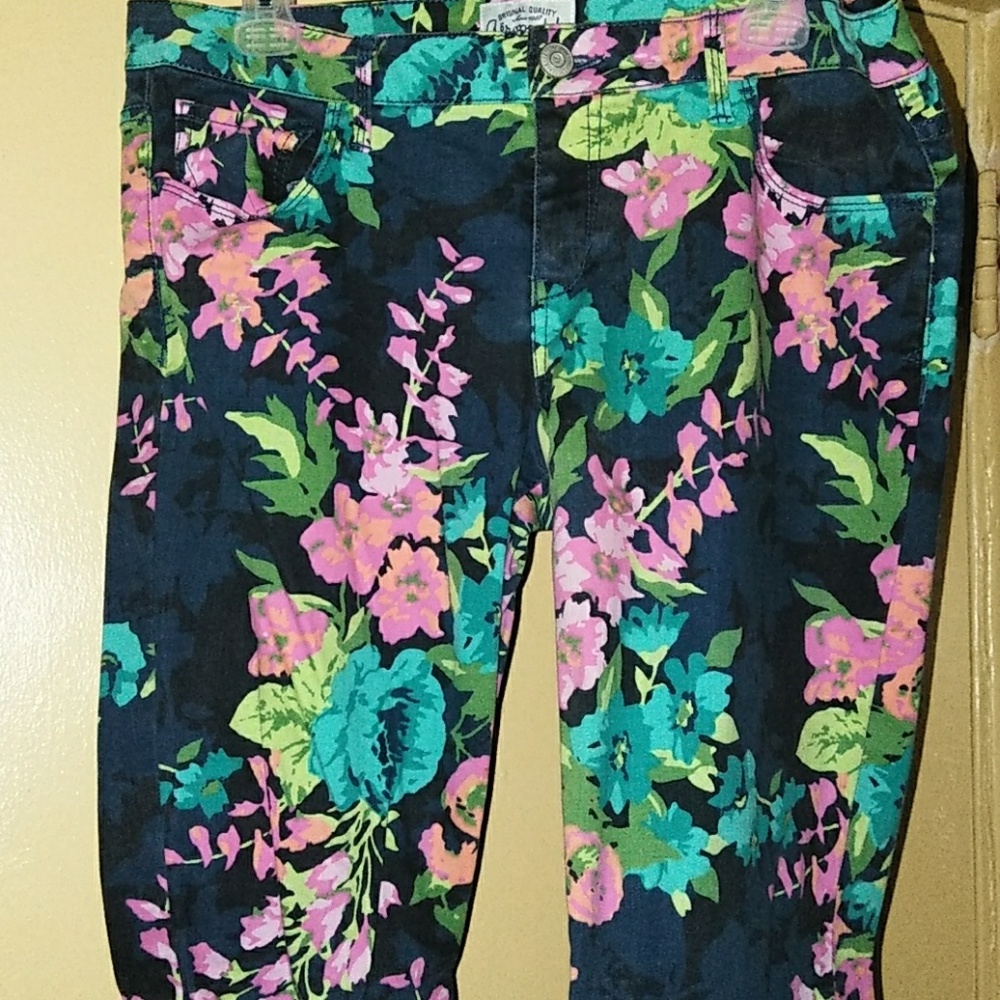 Aeropostale floral pants